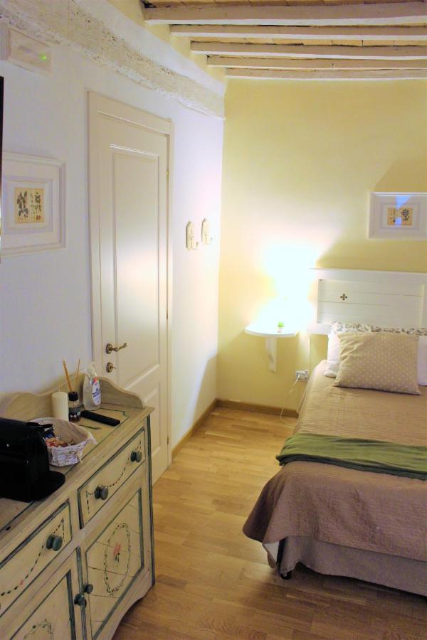 Romantic Suite Γκούμπιο Εξωτερικό φωτογραφία