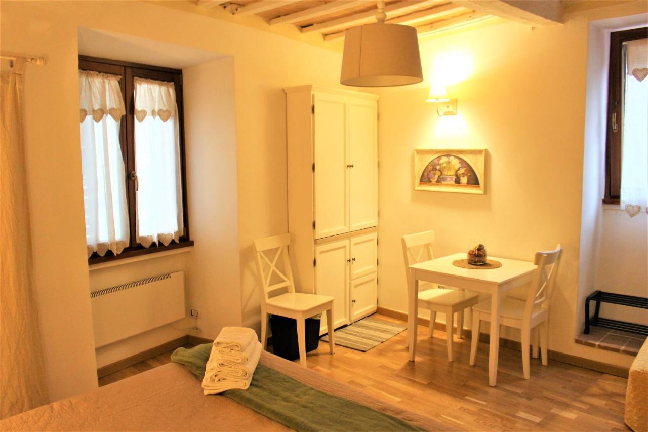 Romantic Suite Γκούμπιο Εξωτερικό φωτογραφία